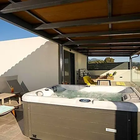 Zoe Seaside Hotel 4*