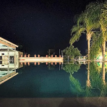 Zoe Seaside Szálloda 4*