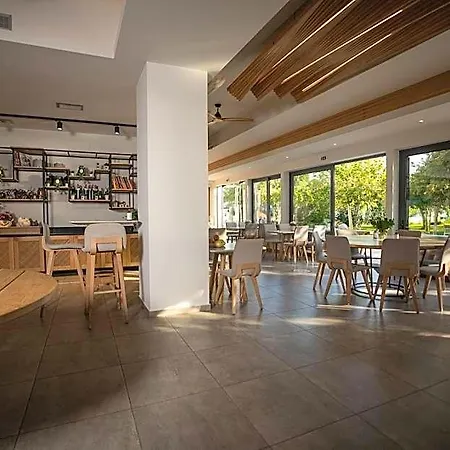 Zoe Seaside Hotel